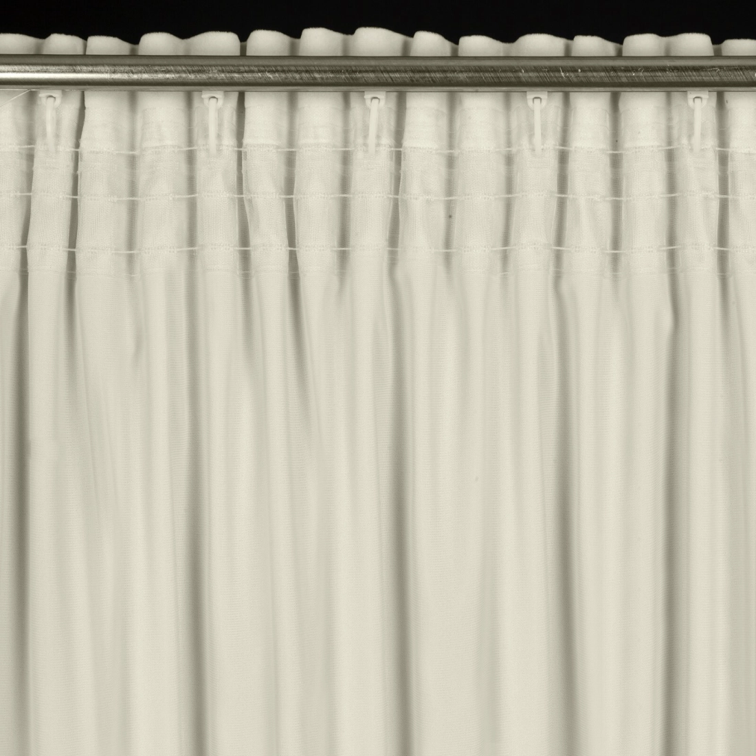 Záves 140x300 cm zamatový krémový na riasiacu pásku ANTARA