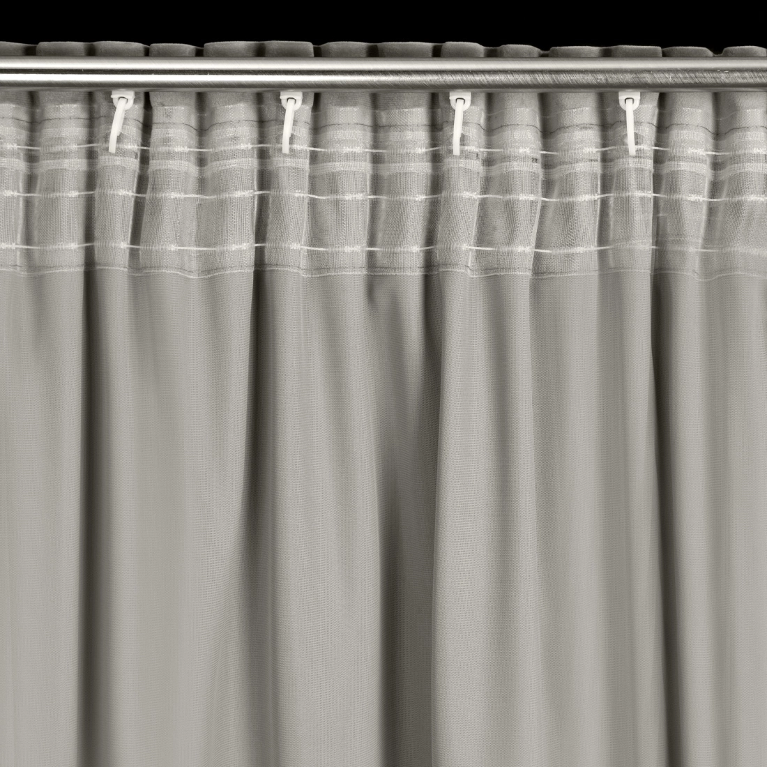 Sametový závěs 140x300 cm popelavý na řasicí pásku ANTARA