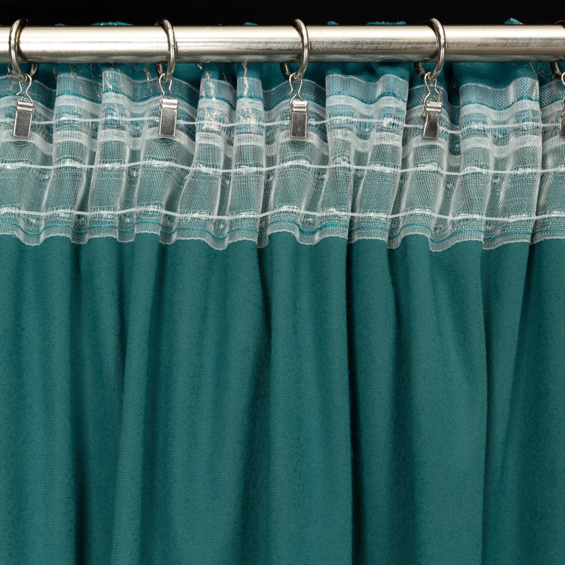 Záves 140x300 cm zamatový tmavotyrkysový so zlatým vzorom na riasiacu pásku NADIA