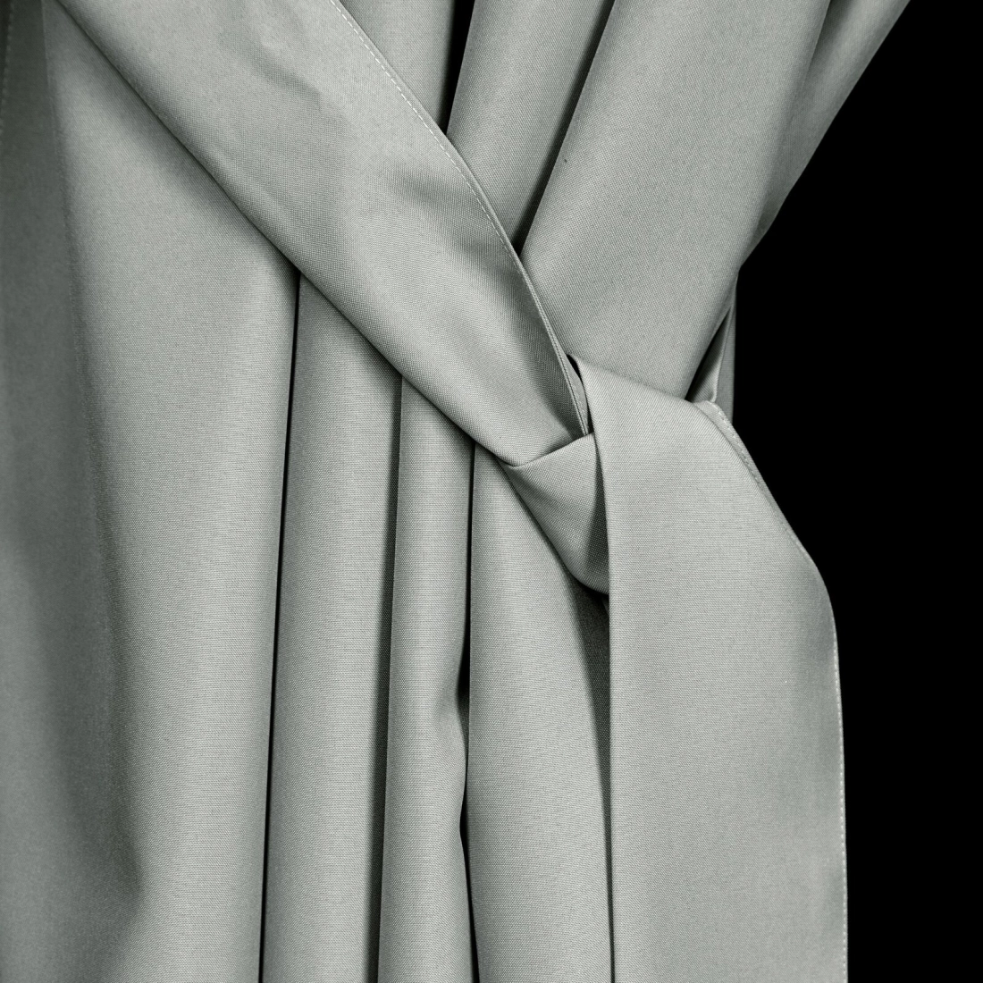 Záves 155x200 cm vodoodolný matný polyester strieborný na tunel GARDEN