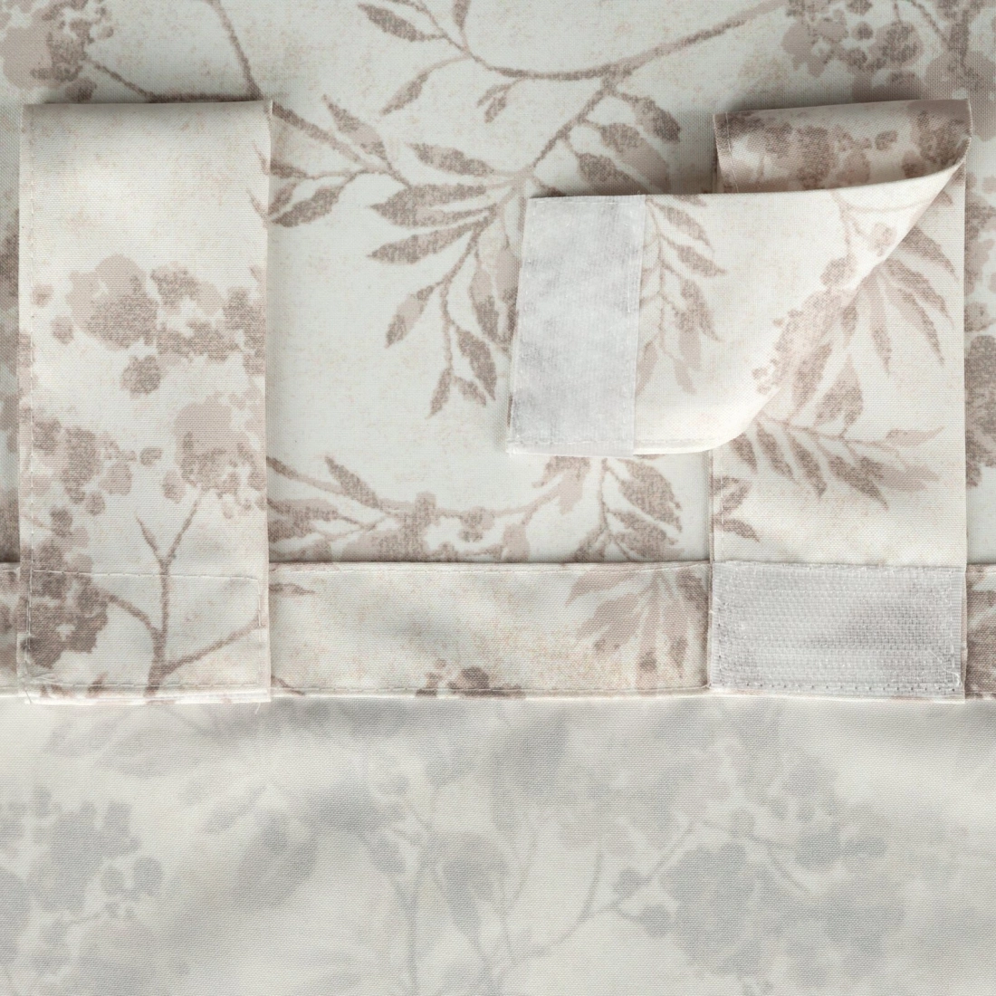 Závěs 155x200 cm voděodolný matný polyester krémově pudrový na šňůrky/rýpšík GARDEN