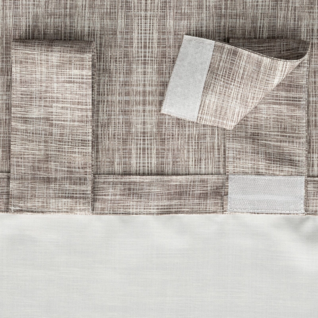 Závěs 155x260 cm voděodolný polyester hnědý krémový na poutka se suchým zipem GARDEN