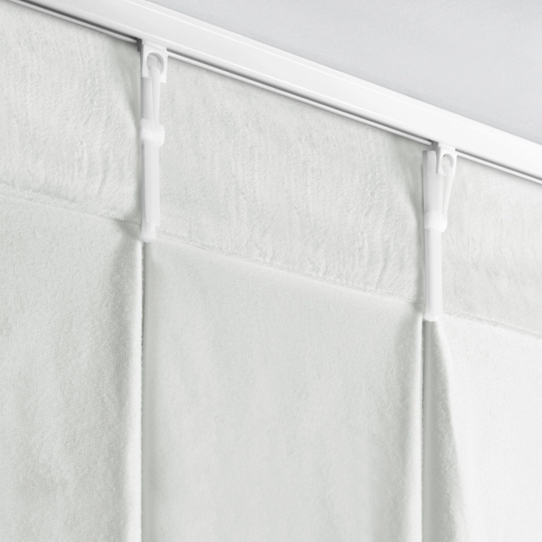 Záves 80x270 cm zamatový biely na riasiacu pásku MELANIE