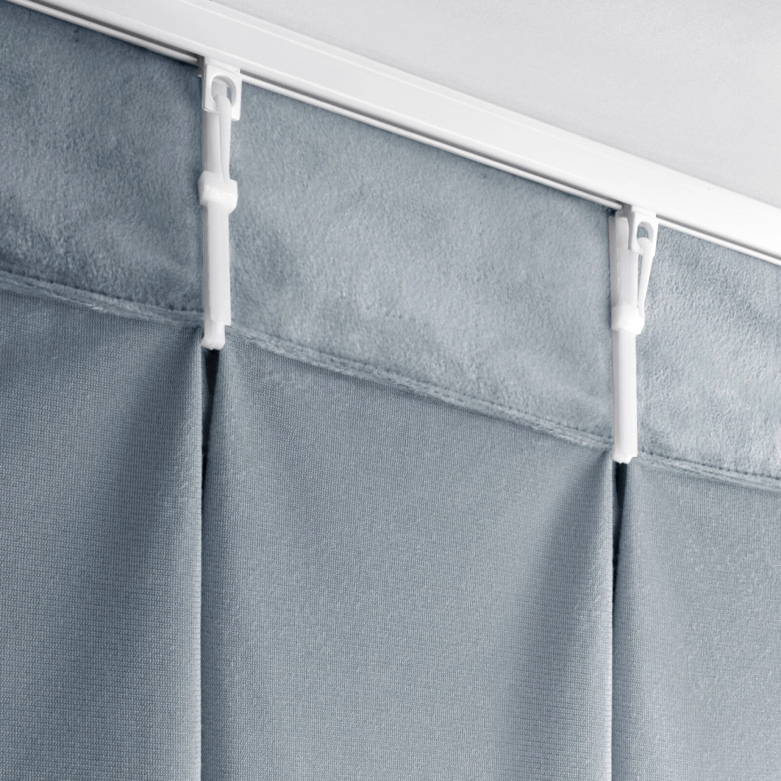 Záves 80x270 cm zamatový sivý MELANIE na riasiacu pásku