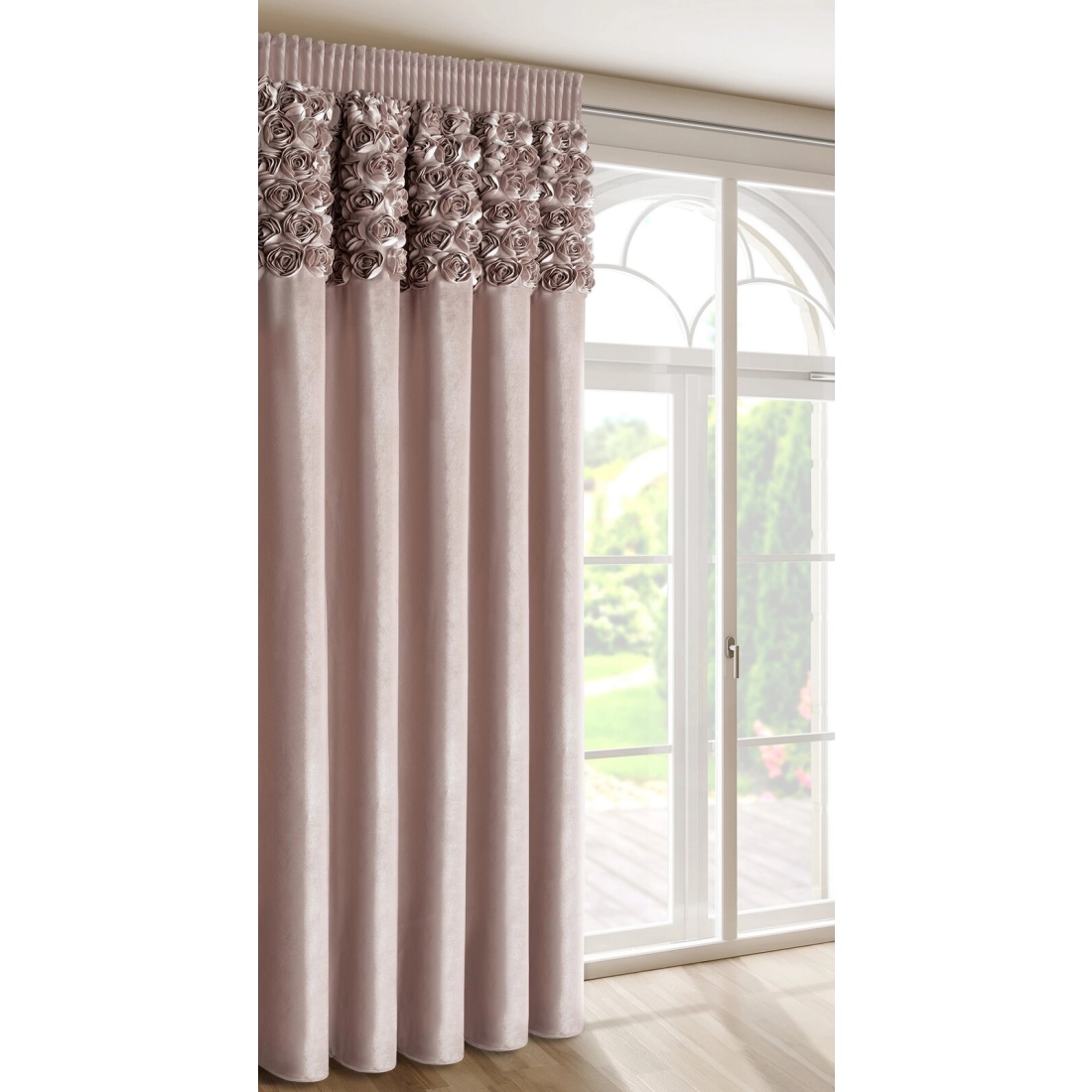 Sametový pudrový závěs na řasicí pásku 140x270 cm ROSES Eva Minge