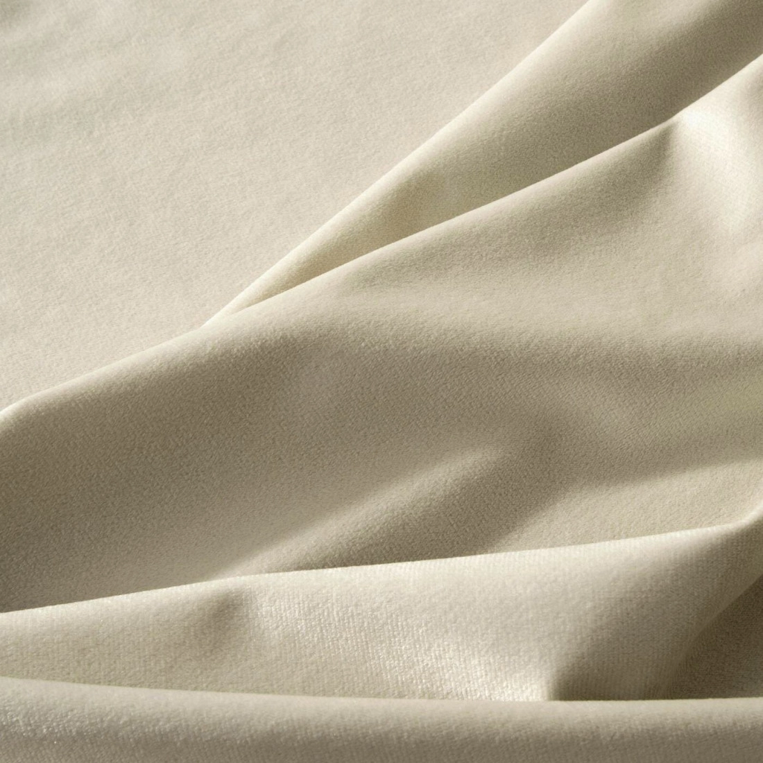 Závesy 140x250 cm zamatové krémové na kovové krúžky DARLA