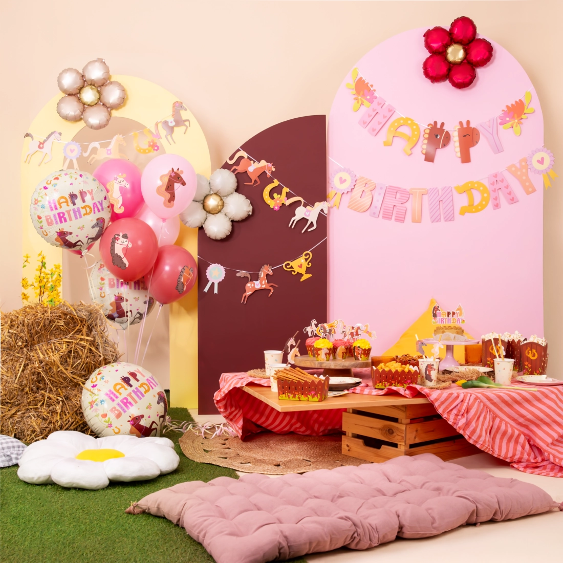 Happy Birthday banner lovacská motívummal, 245 x 22,5 cm