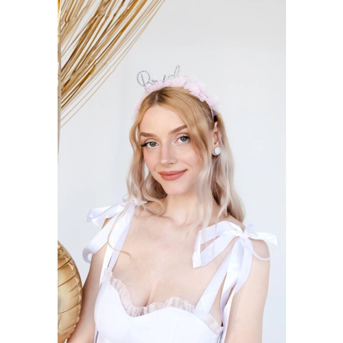 Bentiță pentru mireasă cu volan roz și inscripția strălucitoare Bride