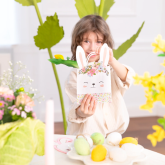 Darčeková taška zajačik s kvetmi malá na Veľkú noc