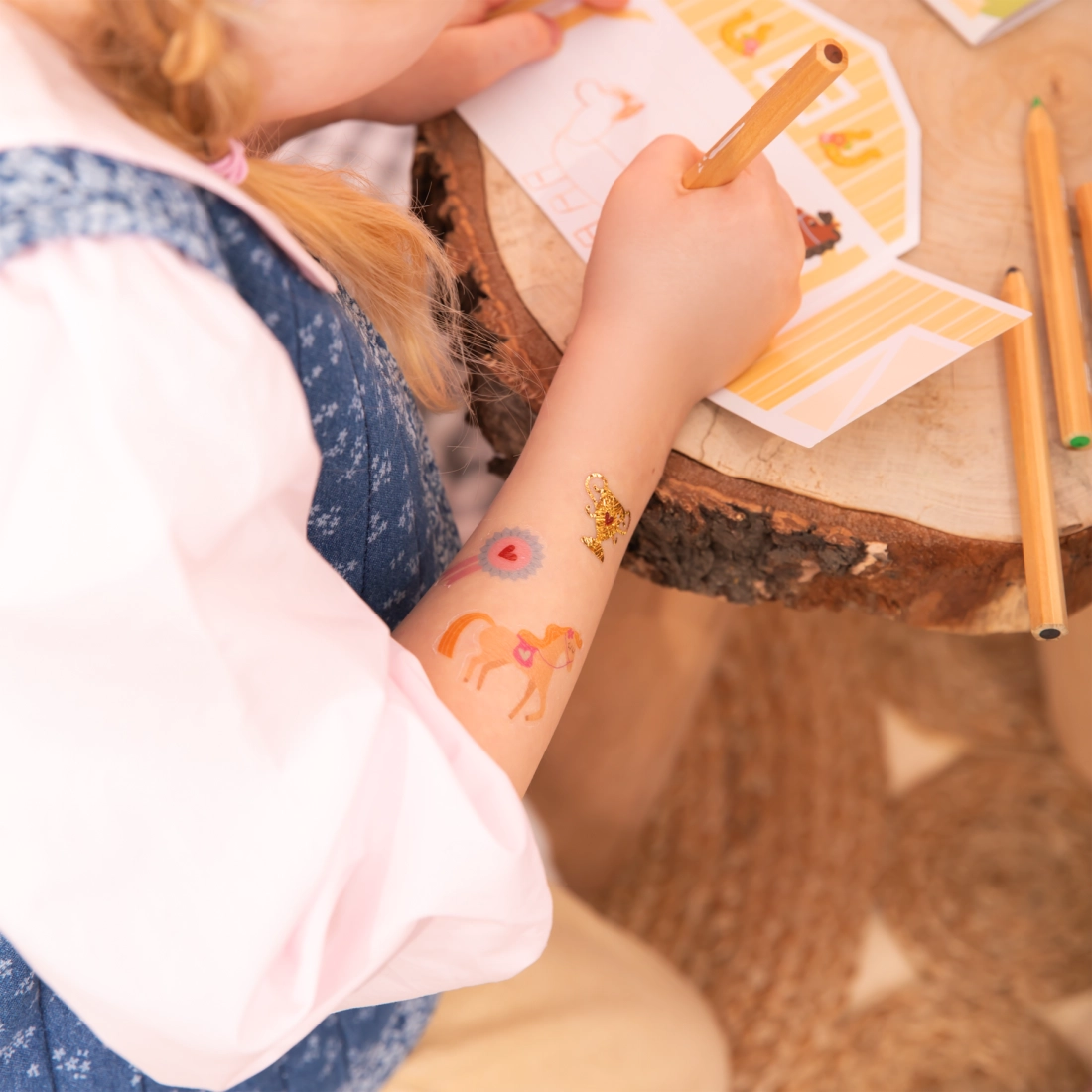 Ideiglenes tetoválások ló motívummal, 21 darabos készlet