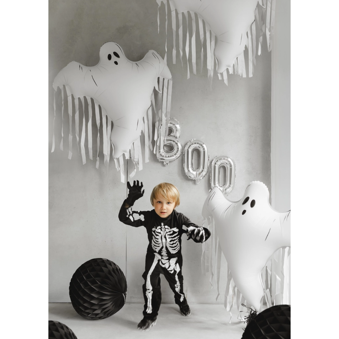 Fólia lufi Szellem bojtokkal, krém színű, 93x86 cm – halloweeni dekoráció