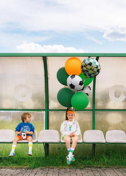 Folijski balon nogometna žoga 35 cm – črno-bel za helij in zrak