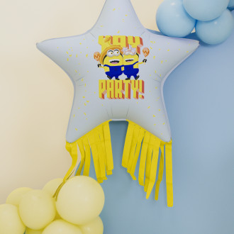 Fóliový balón hviezda Minions s ozdobnými strapcami mix farieb