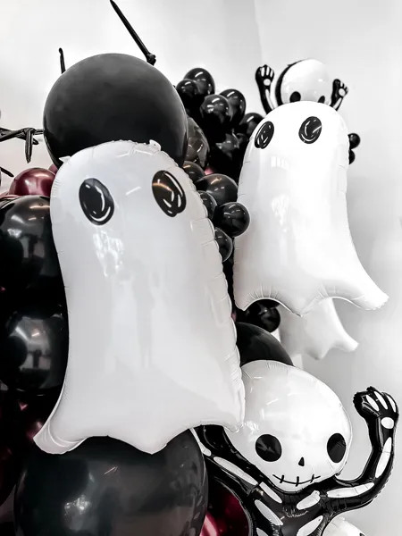 Folijski balon okostnjak črn 84x100 cm – dekoracija za noč čarovnic