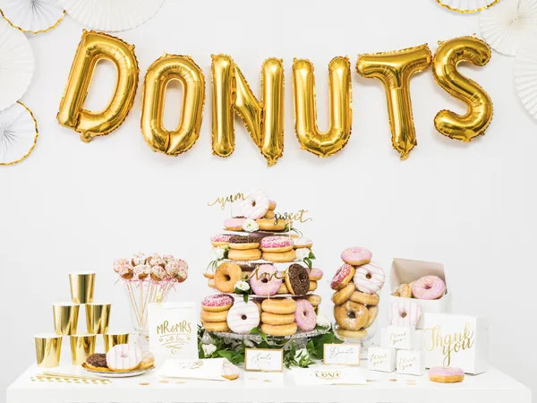 T betű formájú arany fólia lufi ünneplésre