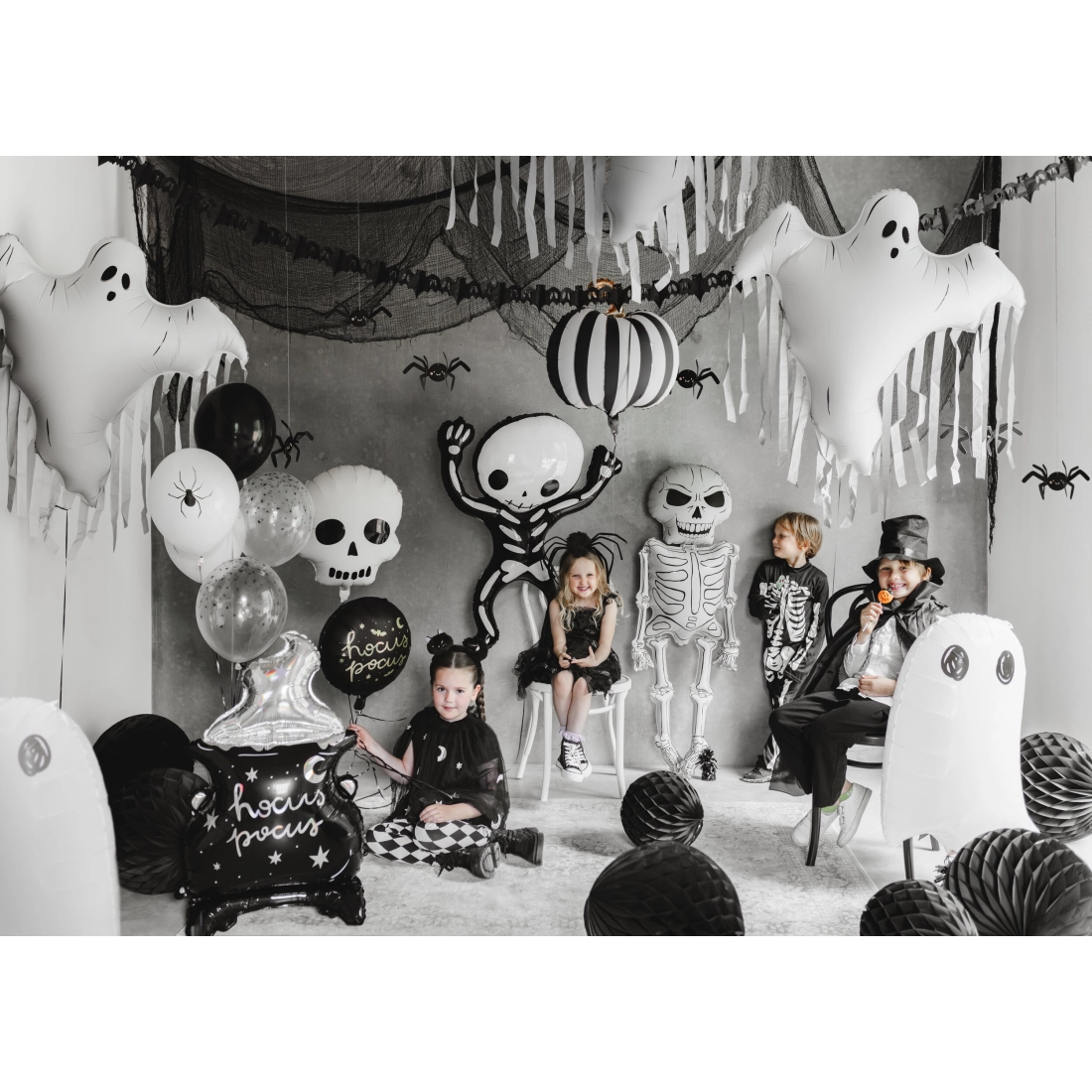 Balon folie dovleac alb-negru cu dungi, 39x38 cm, codiță aurie