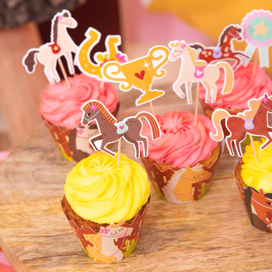 Set 6 forme pentru brioșe cu motiv cai