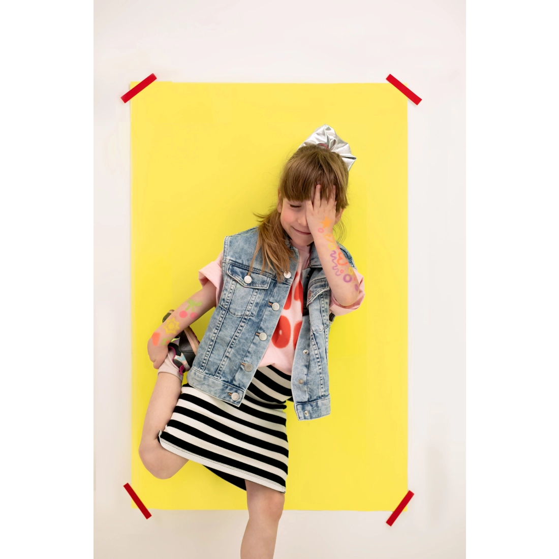 Creioane neon pentru față – set de 6 culori pentru pictarea copiilor