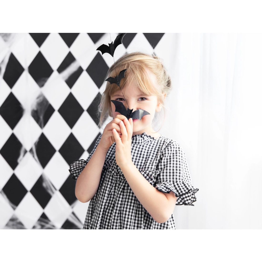 Ghirlandă din hârtie cu lilieci, neagră, 1,5 m – decorațiune de Halloween