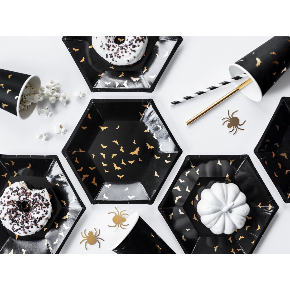 Pahare de hârtie Halloween negre cu lilieci aurii 220 ml, 6 buc.
