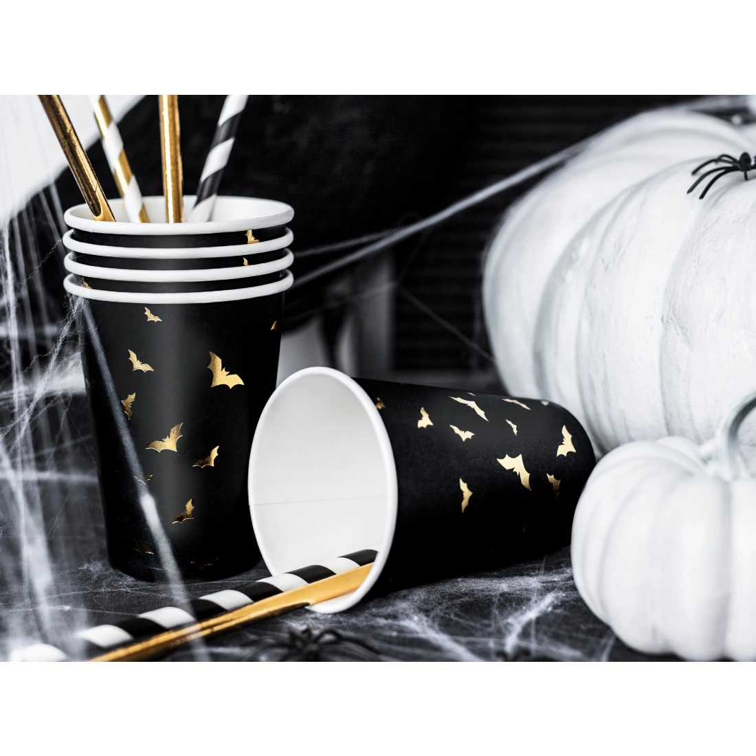 Pahare de hârtie Halloween negre cu lilieci aurii 220 ml, 6 buc.