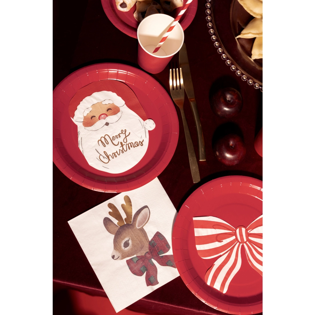 Papirnati prtički z motivom jelena 33 x 33 cm, 12 kosov