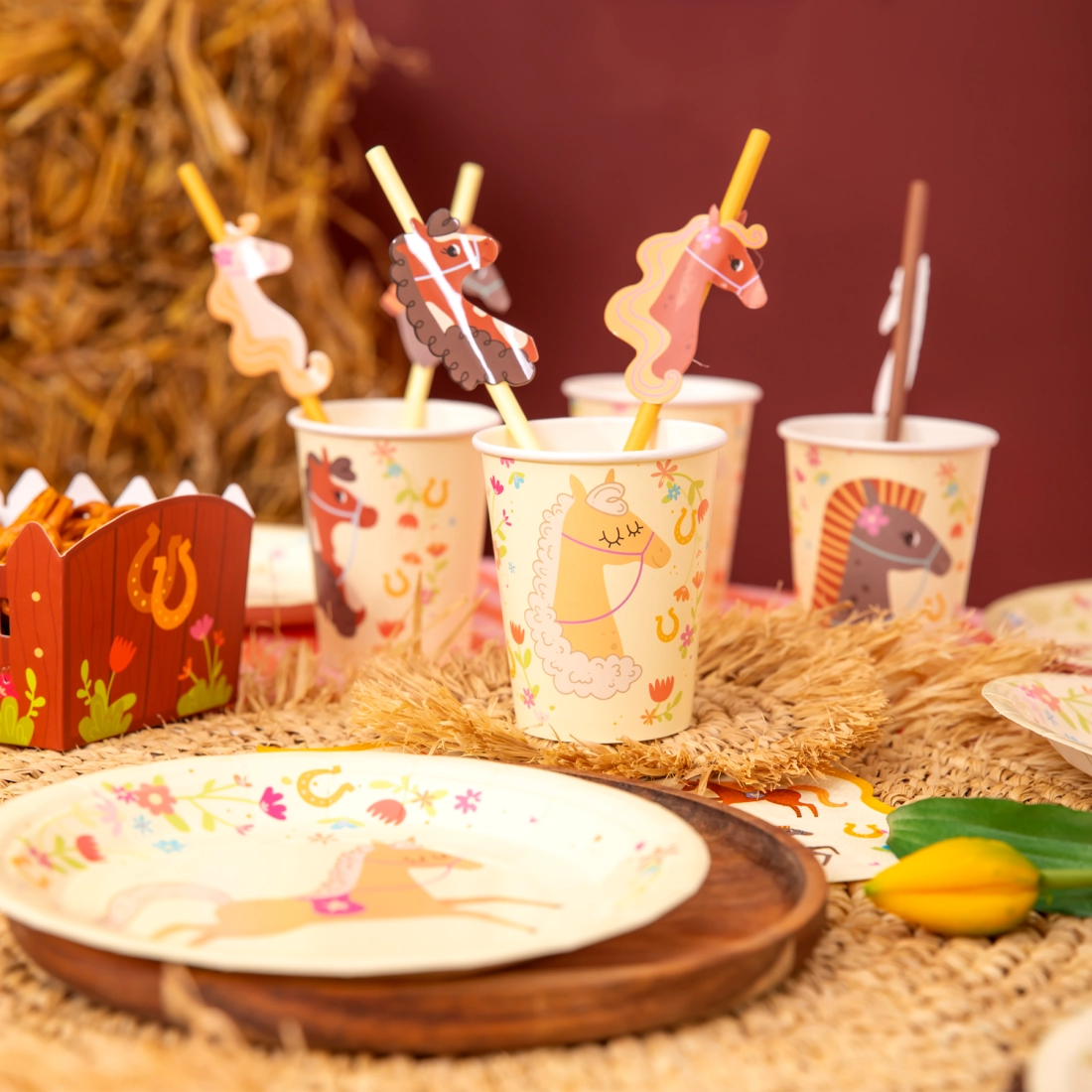 Paie din hârtie cu căluți 19,5 cm – set 6 buc.