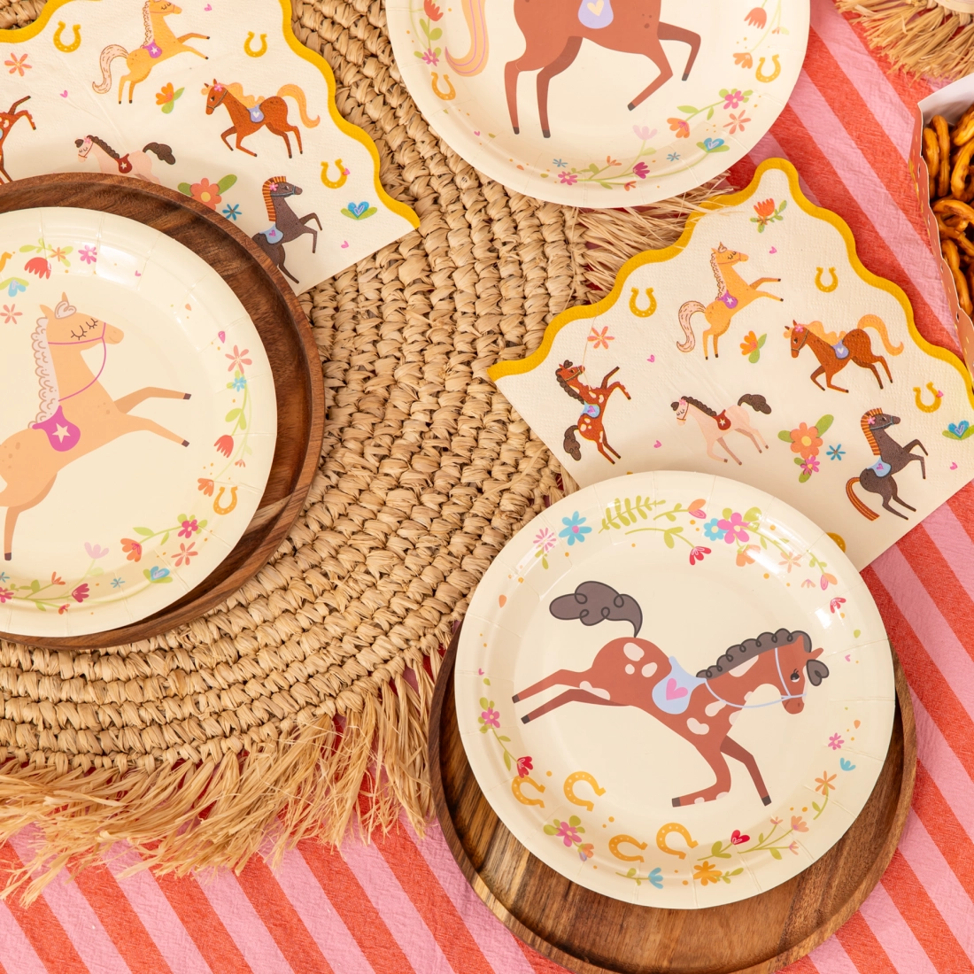 Farfurii din hârtie cu Căluți, 18 cm, set 6 bucăți, pentru petrecere