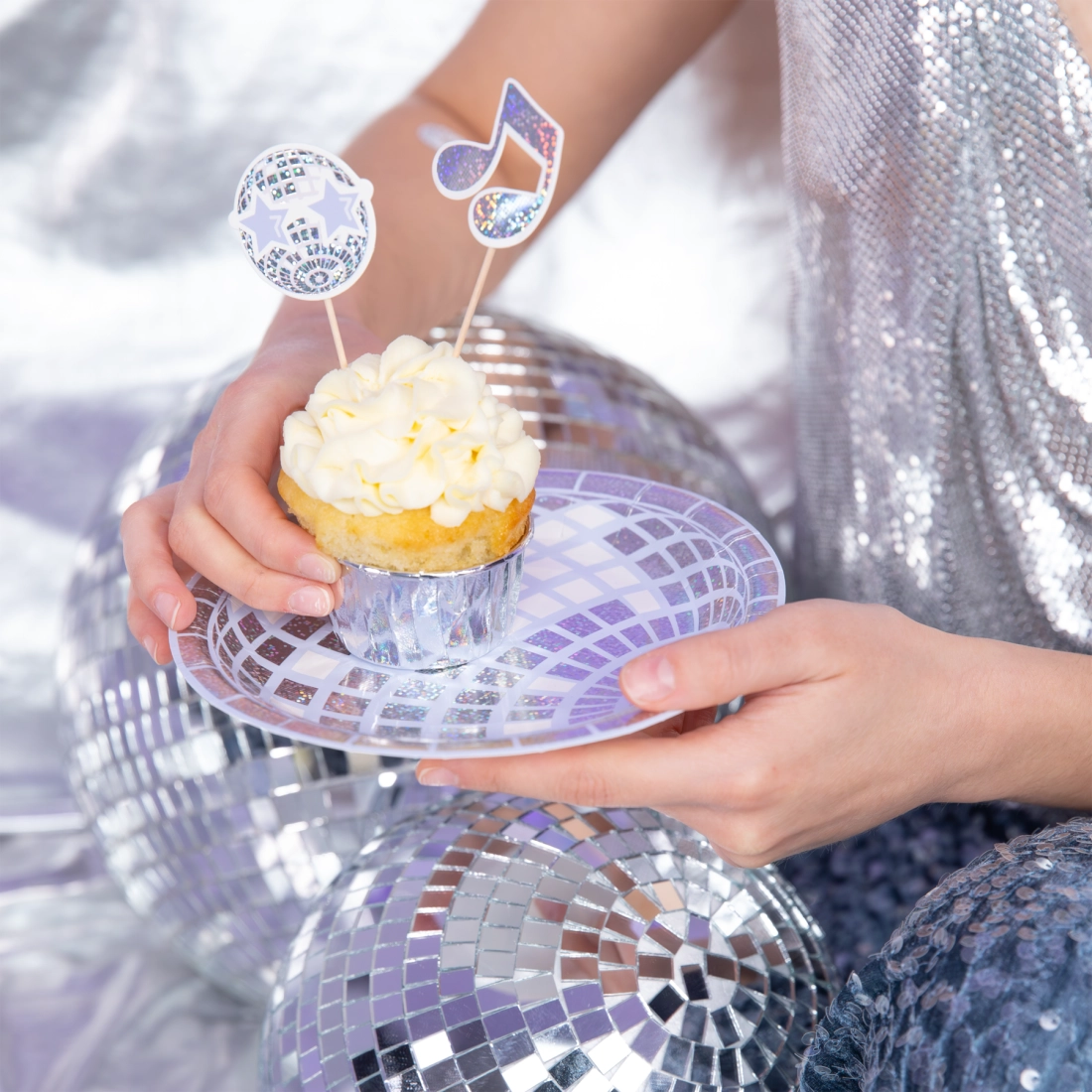 Farfurii din hârtie Silver Disco 18 cm - 6 buc.