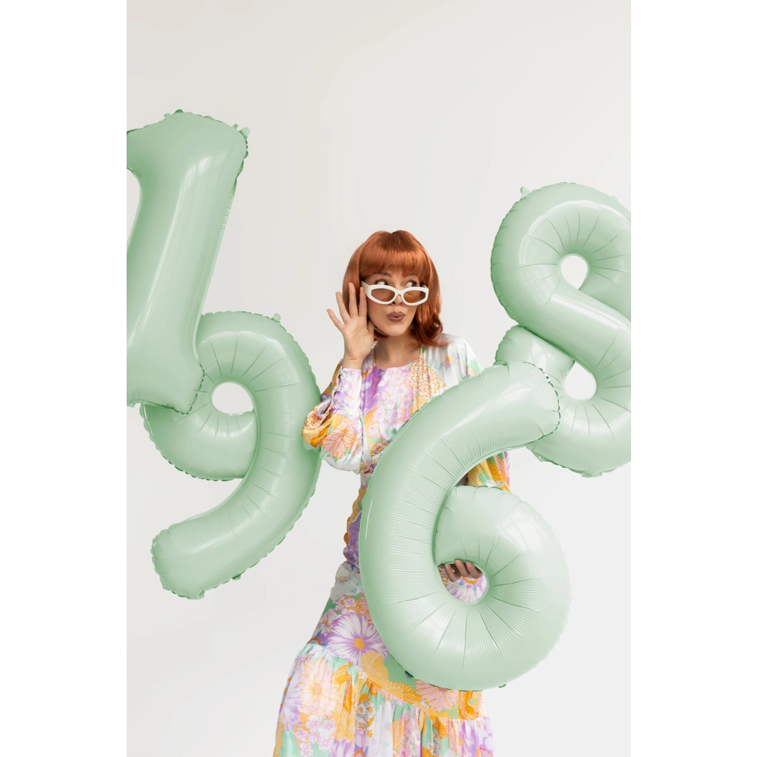 Cleopatra paróka gyömbér árnyalatban, középhosszú hajjal és frufruval