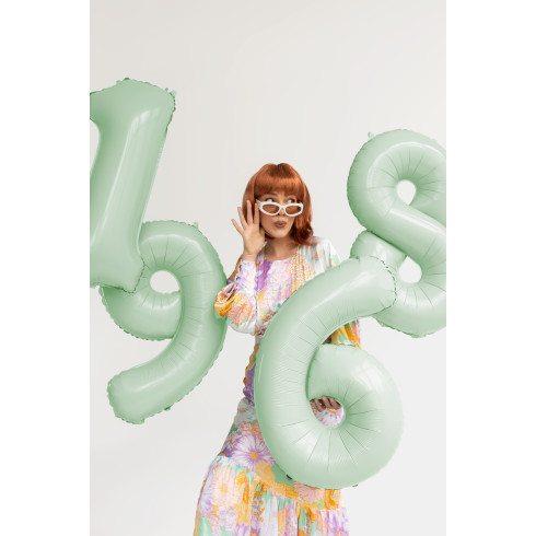 Lasulja Cleopatra ingverna, srednje dolgi lasje s frufrujem