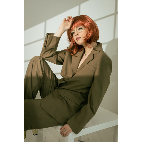 Lasulja Cleopatra ingverna, srednje dolgi lasje s frufrujem