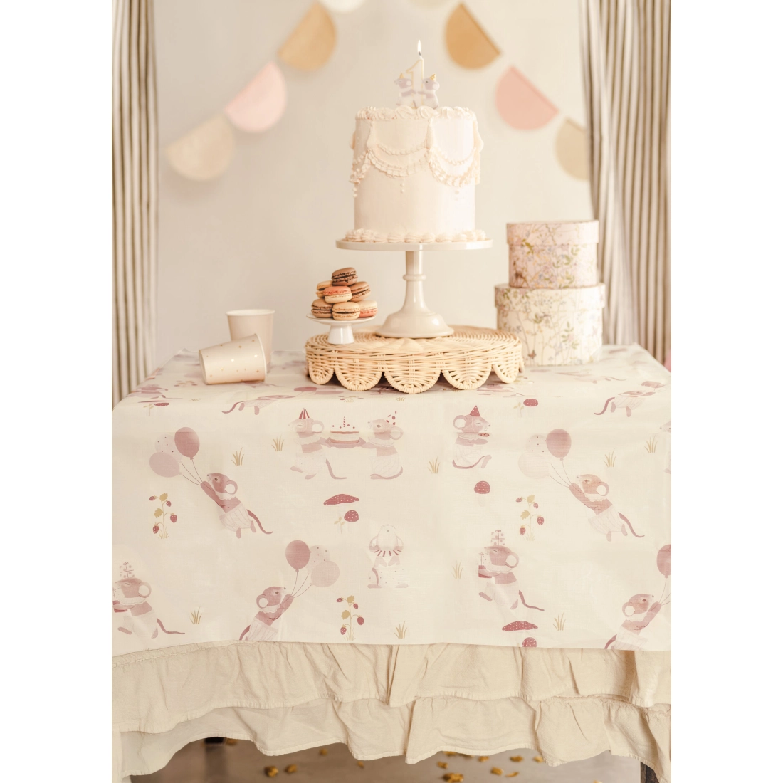 Papirnati namizni prt Mice 180 x 120 cm bež barve s potiskom
