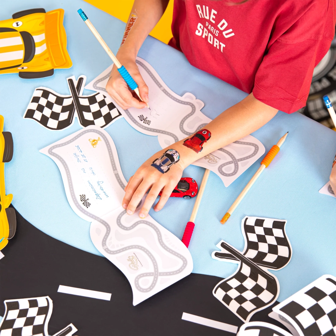 Party pozvánky Race On vlajky 6 ks