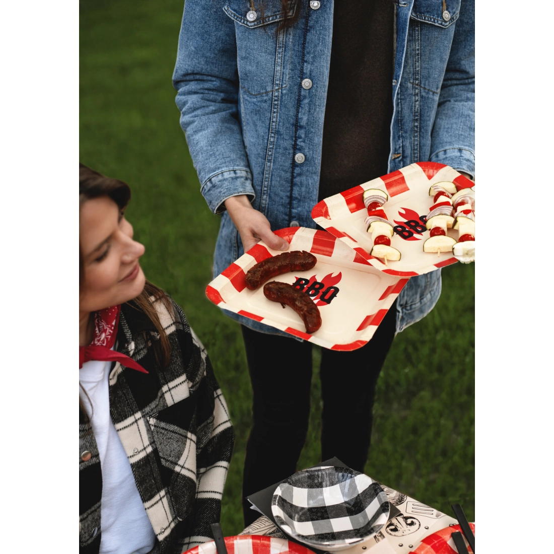 Papirnati party krožniki BBQ, kvadratni, 6 kos