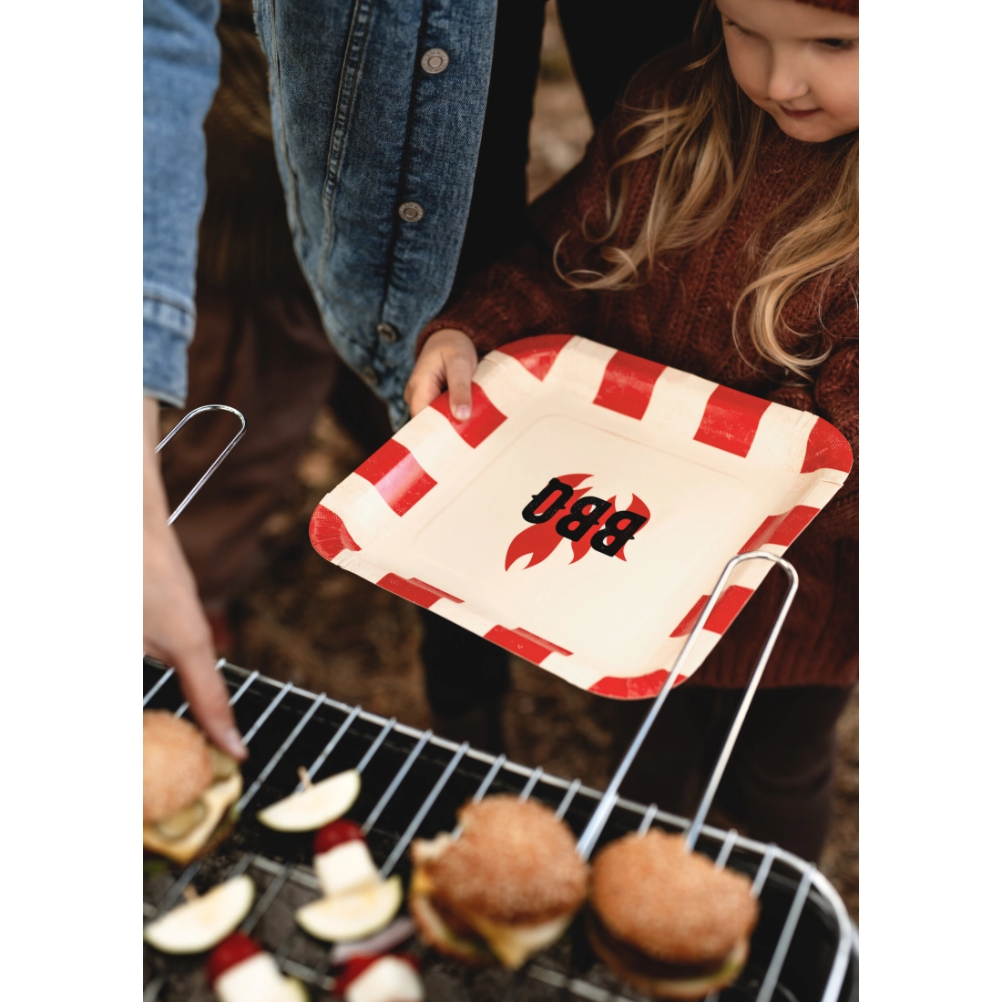 Papirnati party krožniki BBQ, kvadratni, 6 kos