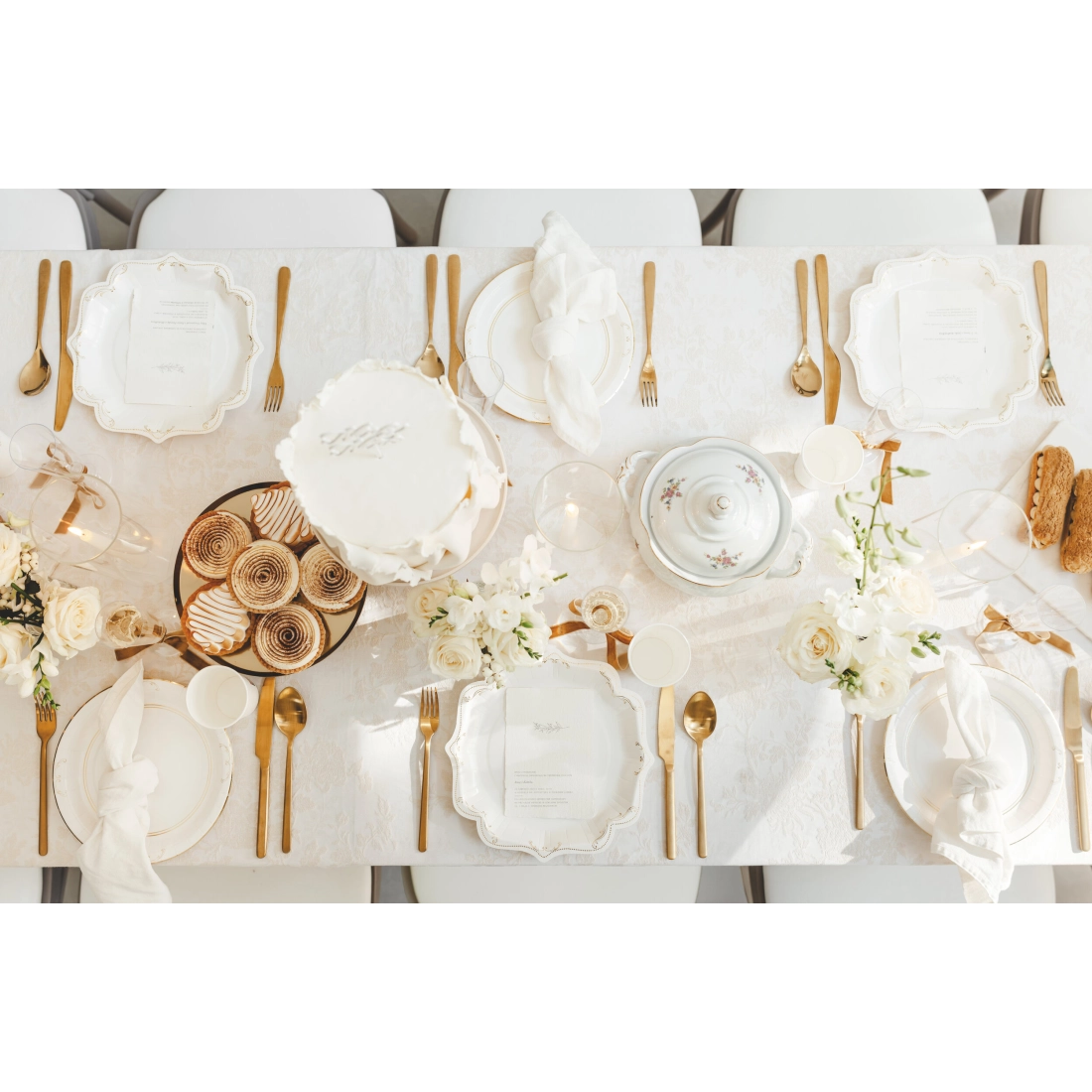 Papirnati party krožniki beli z zlatim ornamentom, 6 kos