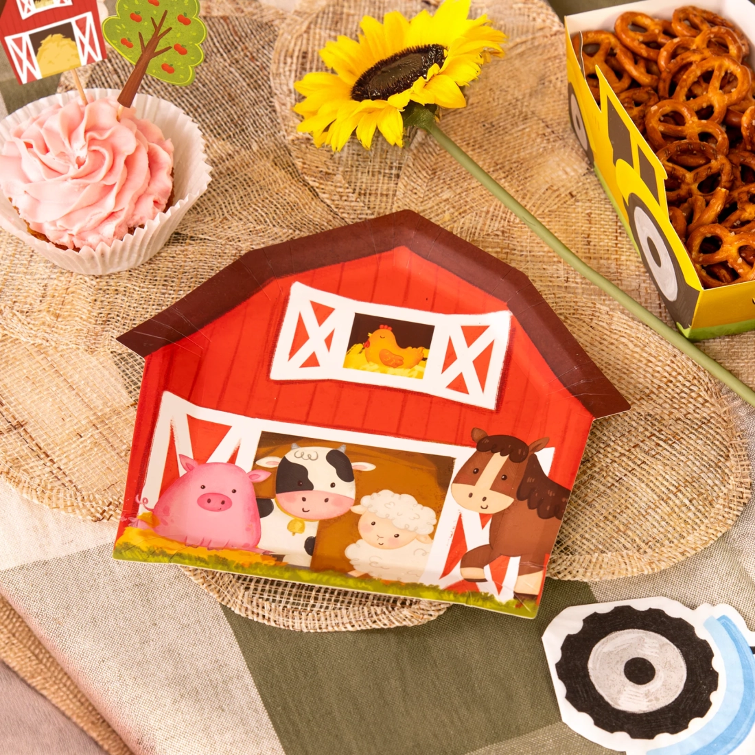 Papiernati party krožniki farma, 6 kos