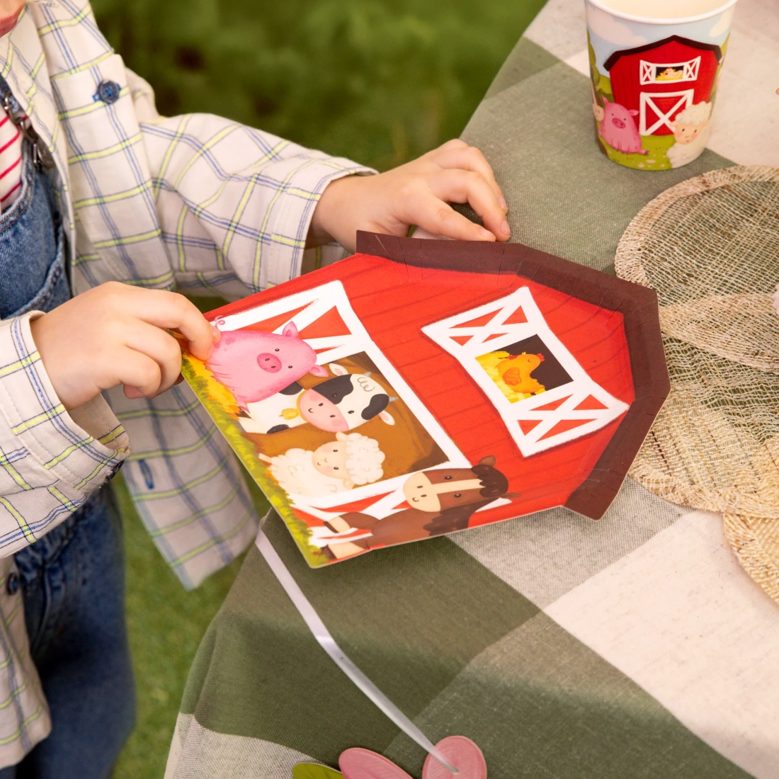 Papiernati party krožniki farma, 6 kos