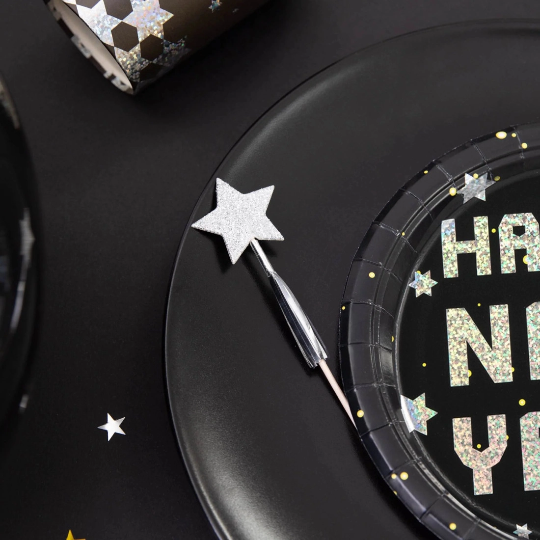 Happy New Year fekete-ezüst papírpartitányér, 6 db