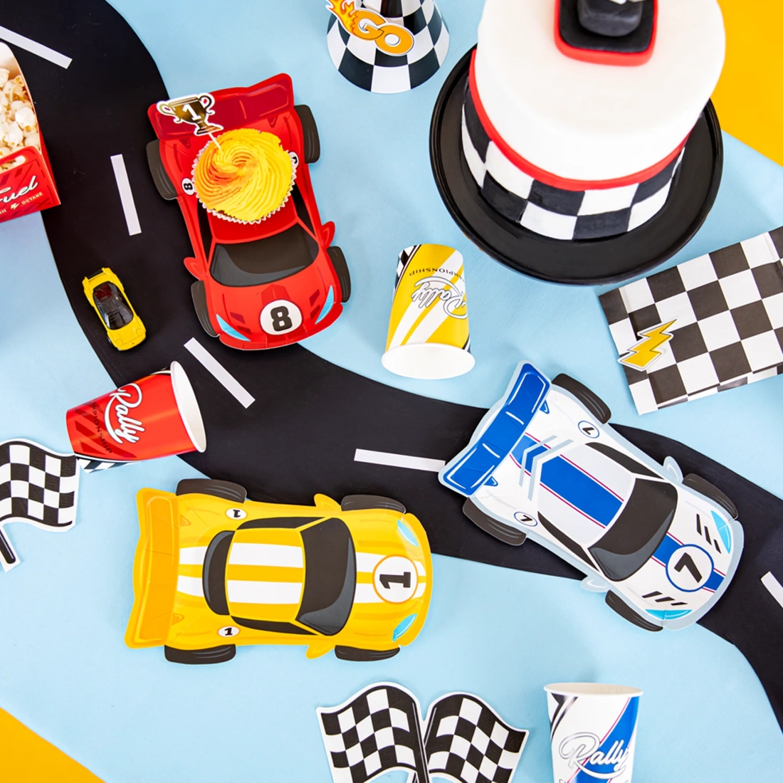 Party tanieriky papierové Race On 6 ks