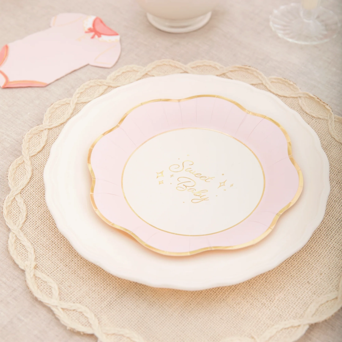 Sweet Baby rózsaszín papír partytányérok, 6 db