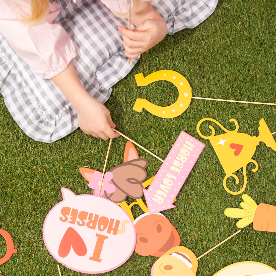 Fotózási kellékek Lovacskák – 11 darabos készlet