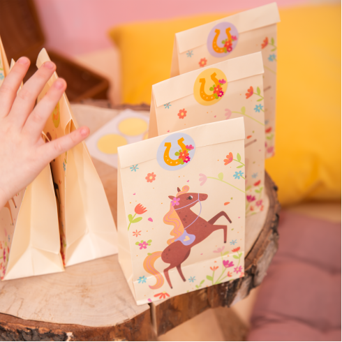 Lovas mintájú édességzsákok – 6 darabos csomag Lovas mintájú édességzsákok – 6 darabos csomag