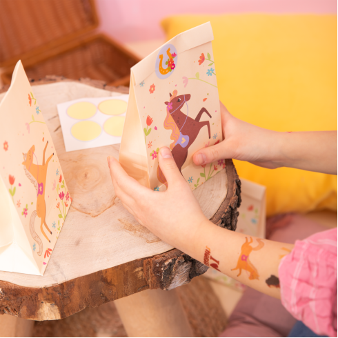 Lovas mintájú édességzsákok – 6 darabos csomag Lovas mintájú édességzsákok – 6 darabos csomag