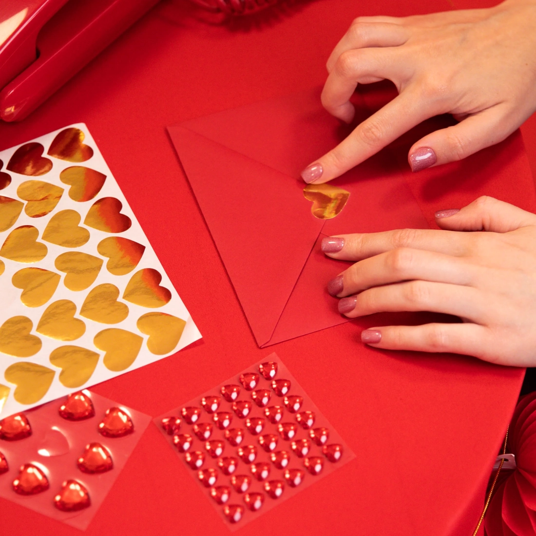 Autocolante inimioare aurii, decor, 30 buc.