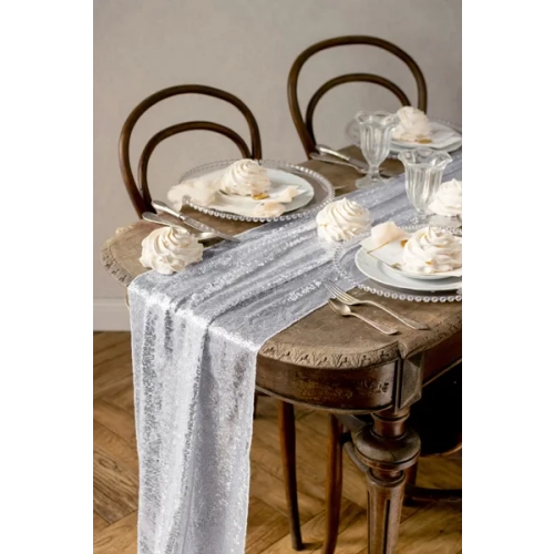 Stříbrný třpytivý běhoun na stůl s flitry 30x500 cm