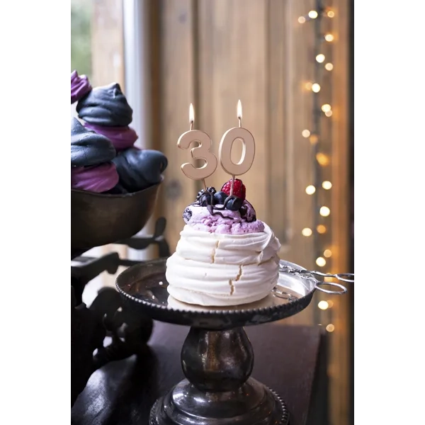 Rose gold 0 születésnapi gyertyaszám tortára