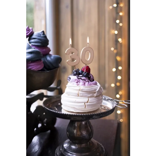 Rose gold 0 születésnapi gyertyaszám tortára