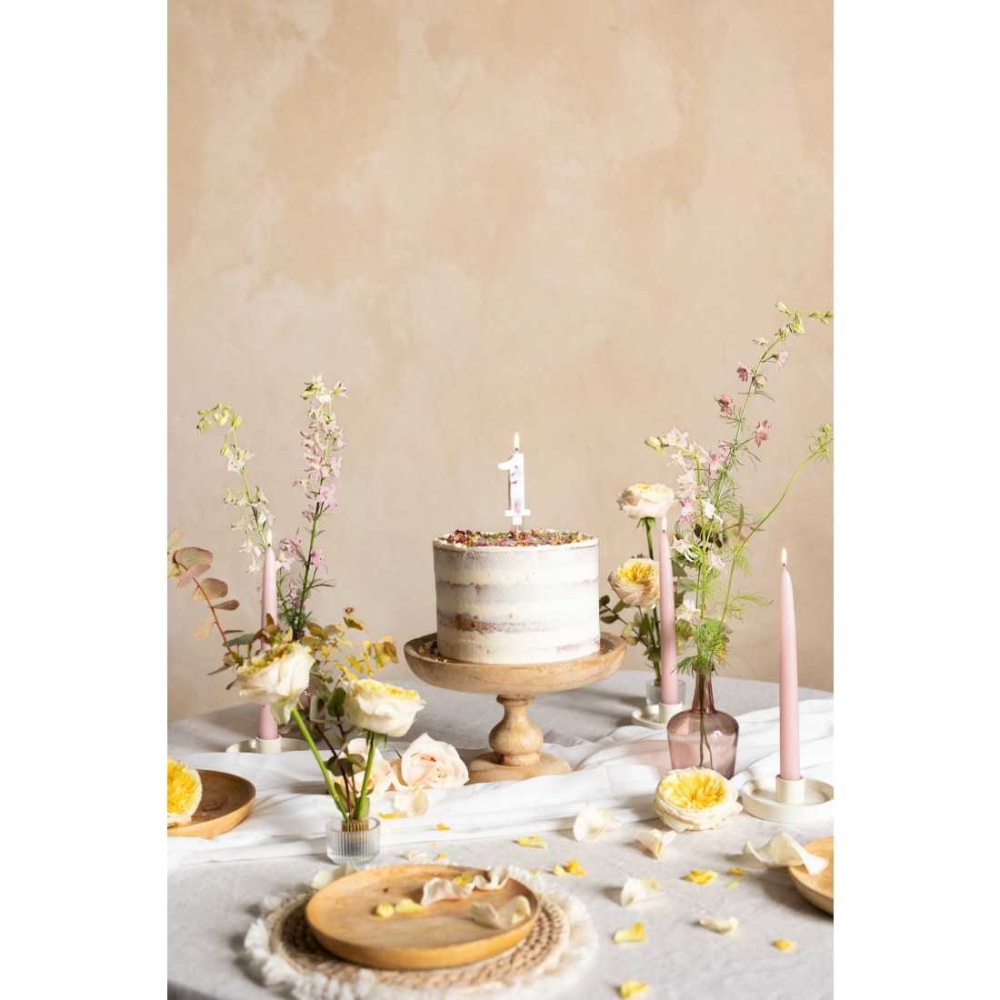 Tortagyertya 1-es szám, fehér virágmintával, 8 cm